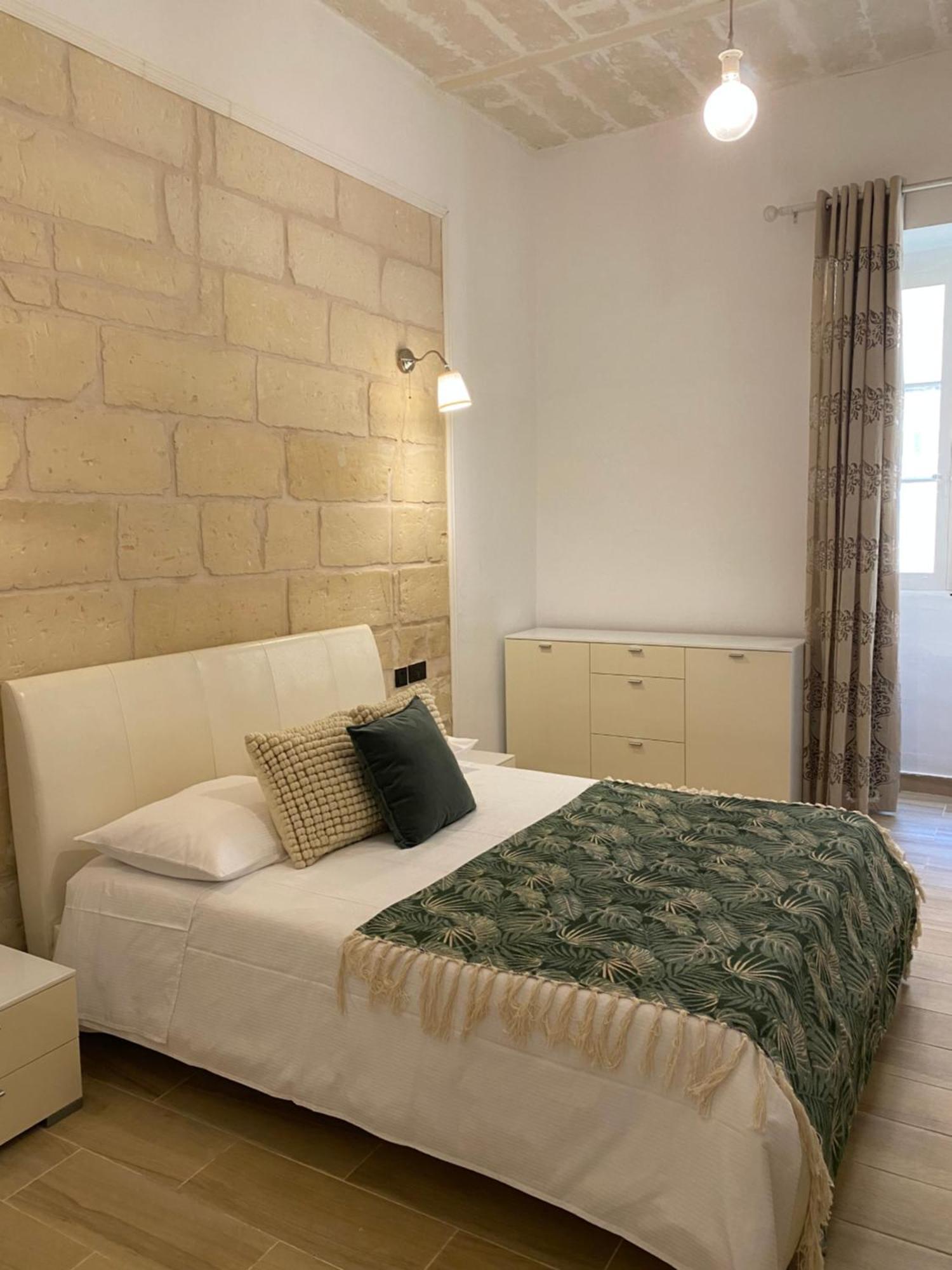 Stylish Typical Maltese Getaway Close To The Sea 斯利马 外观 照片